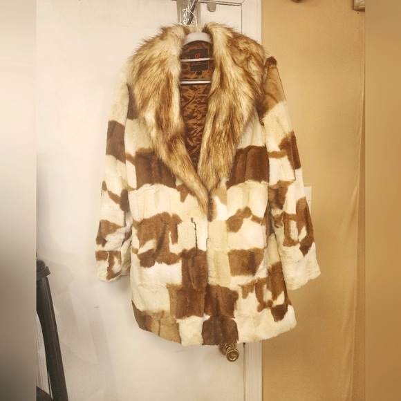 VINTAGE Adrienne Landau Faux Fur Jacket. Ladies Size midium . - Picture 5 of 8